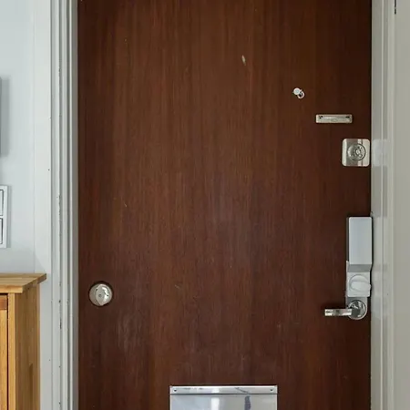 Apartment Modern One Bedroom For Six In Kallio *